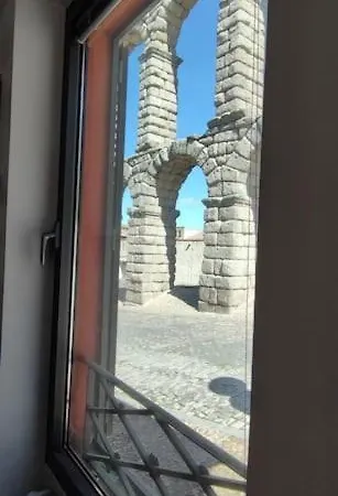 Casa Bajo El Acueducto Con Plaza De Garaje Tatil Evi